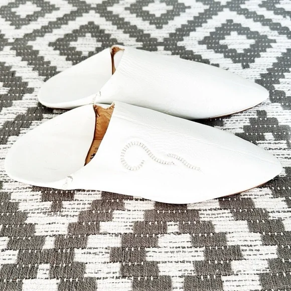Shoes | Vintage Moroccan White Leather Slippers Babouche  display picture 1